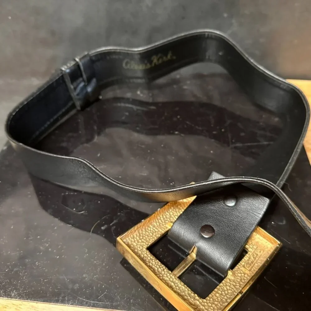 Alexis Kirk options black